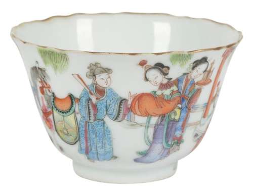 Porcelain bowl. Rosa family. China. Qing dynasty. …