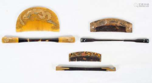A set of three Japanese combs and pins. Edo period…