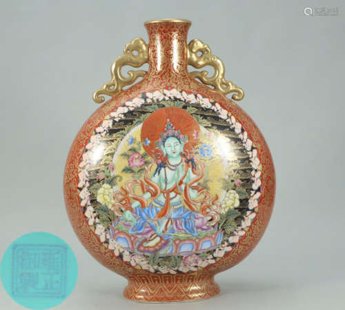 AN ALUM RED GLAZE VASE PAINTED WITH BUDDHA PATTERN