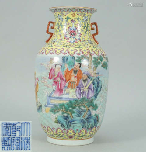 A FAMILLE ROSE GLAZE VASE PAINTED WITH FIGURE