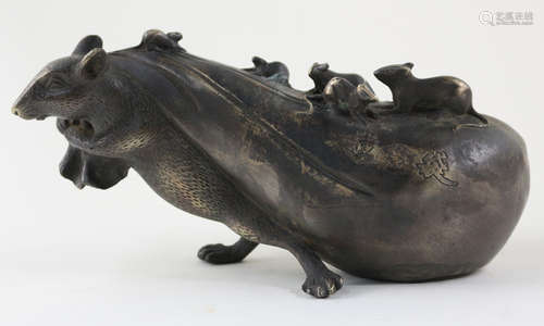 A RATS SHAPED BRONZE FIGURE