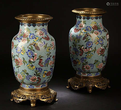 PAIR OF CLOISONNE VASE WITH FLOWER PATTERN