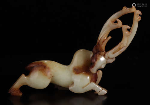 A HETIAN JADE DEER PENDANT