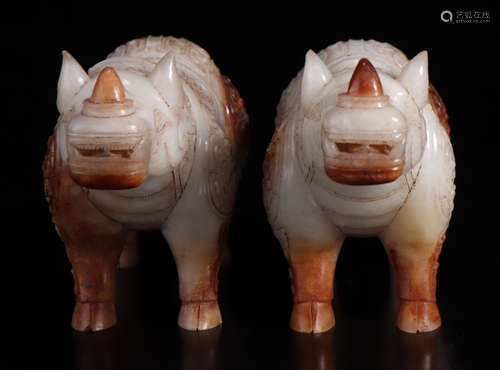 PAIR OF HETIAN JADE BEAST PENDANT