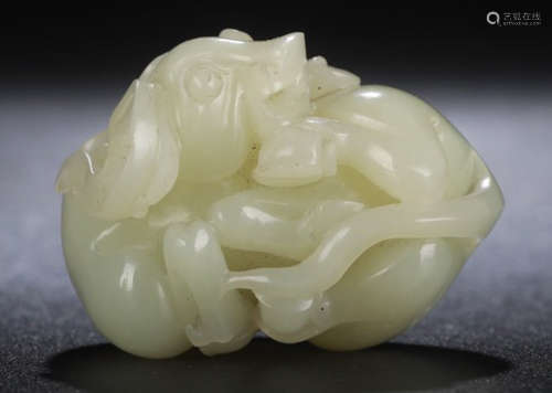 A HETIAN JADE PENDANT SHAPED WITH COW