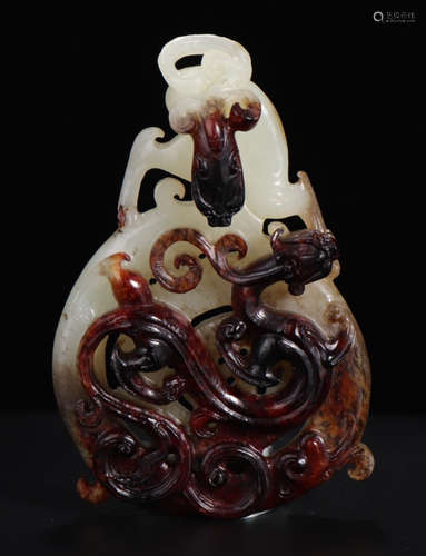 A HETIAN JADE PENDANT SHAPED WITH DRAGON