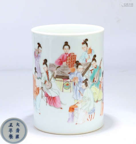 A FAMILLE ROSE GLAZE BRUSH POT PAINTED WITH FIGURE STORY