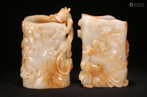 A HETIAN JADE BRUSH POT CARVED WITH DRAGON AND PHOENIX