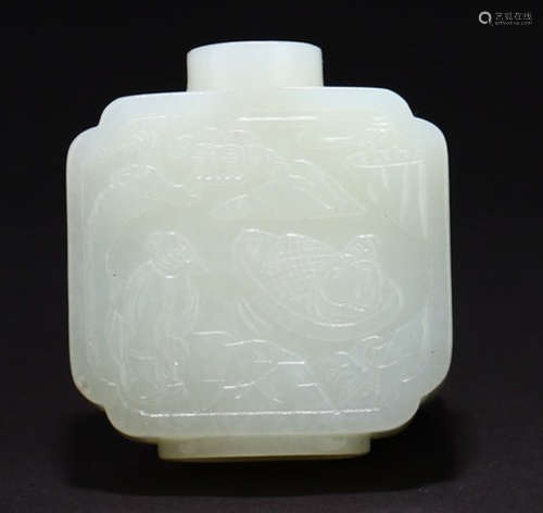 A HETIAN JADE CARVED SNUFF BOTTLE