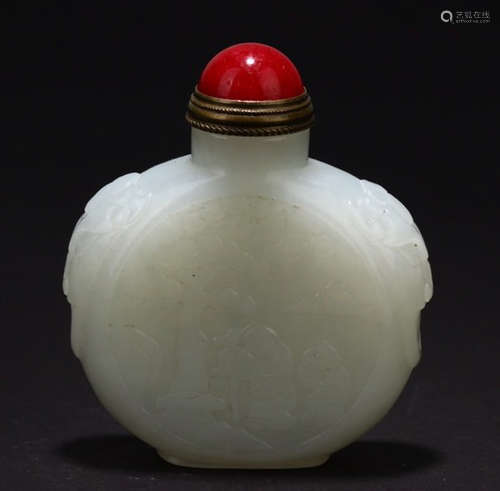 A HETIAN JADE CARVED SNUFF BOTTLE