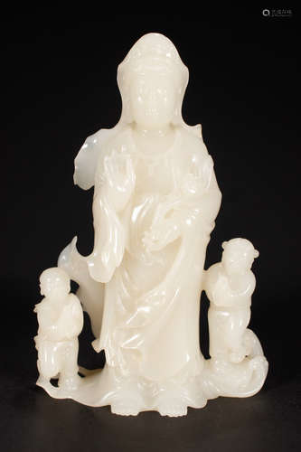 A HETIAN JADE GUANYIN BUDDHA ORNAMENT