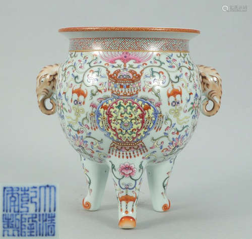 A FAMILLE ROSE GLAZE CENSER WITH FLOWER PATTERN