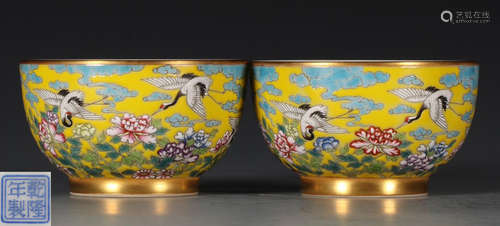 PAIR OF FAMILLE ROSE GLAZE CUP PAINTED WITH CRANE PATTERN