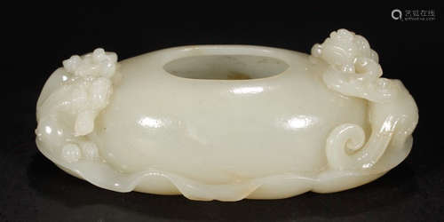 A HETIAN JADE BRUSH WASHER CARVED WITH AUSPICIOUS BEAST