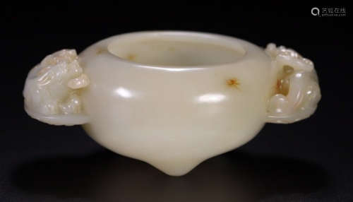 A HETIAN JADE BRUSH WASHER CARVED WITH BEAST