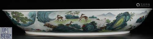 A FAMILLE ROSE GLAZE PLATE WITH TREE&DEER PATTERN