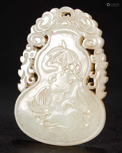 A HETIAN JADE TABLET SHAPED WITH GOURD