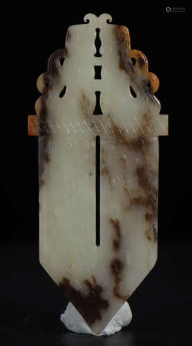 A HETIAN JADE PENDANT CARVED WITH PATTERN