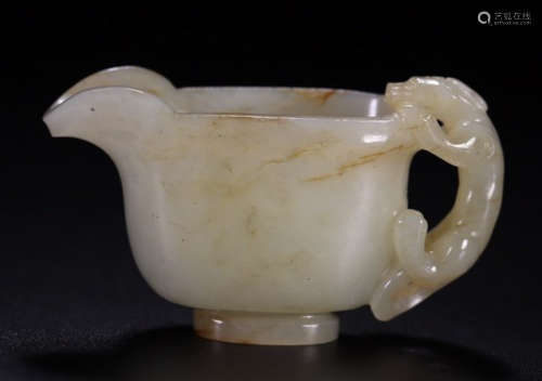 A HETIAN JADE CUP CARVED WITH DRAGON