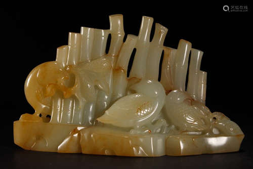 A HETIAN JADE PENDANT CARVED WITH MANDARIN DUCK