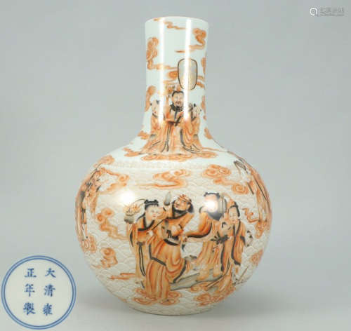AN ALUM RED GLAZE VASE PAINTED WITH FIGURE PATTERN