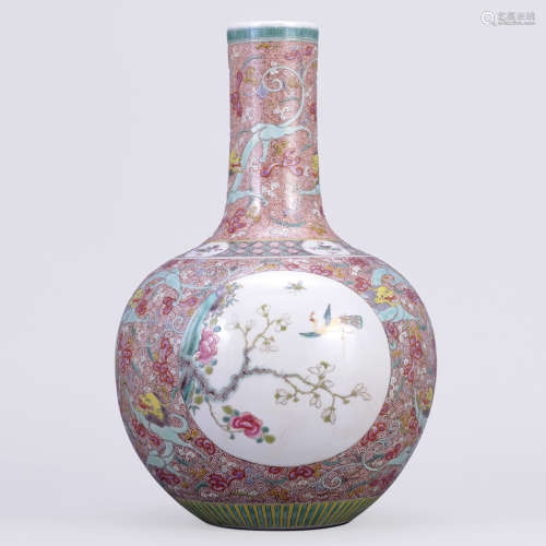 十九世紀 粉彩開光花卉紋天球瓶