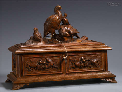 A FINE CHIINESE BOXWOOD CARVED FLOWER BIRD CASE