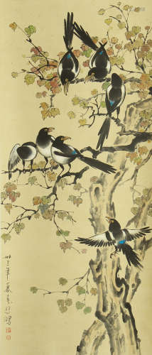 CHINESE PAINTING OF MAGPIES ABOVE THE TREE BY XU BEIHONG
