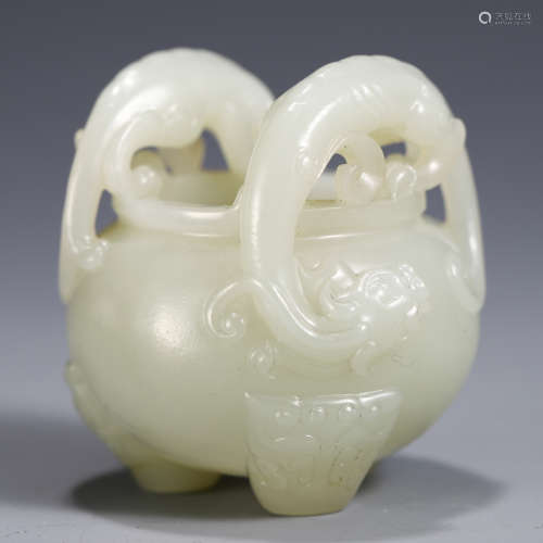 A DELICATE CHINESE JADE CARVED DRAGON PATTERN CENSER