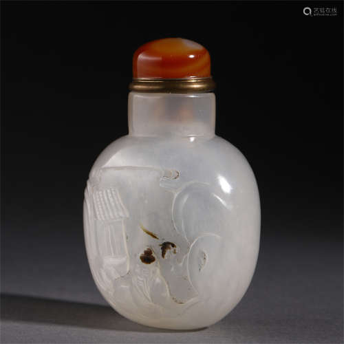 CHINESE AGATE SNUFF BOTTLE WITH CARVED OLD MAN