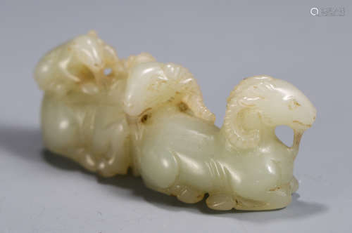 CHINESE JADE CARVED THREE RAMS TABLE ITEM