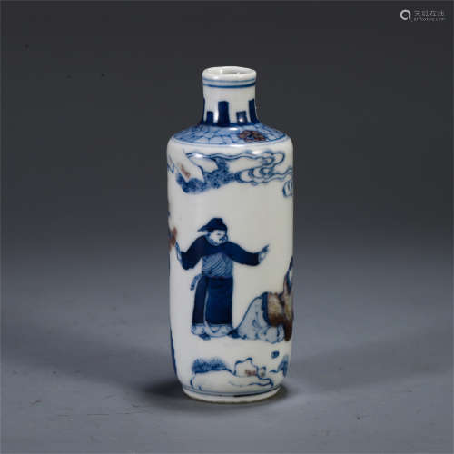 CHINESE BLUE AND WHITE RED UNDER GLAZE FIGURE SNUFF BOTTLE