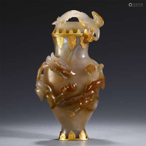 CHINESE AGATE CARVED INLAID GILT DRAGON PATTERN VASE