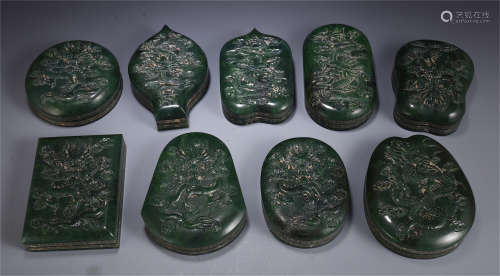 A SET OF CHINESE SPINACH JADE DRAGON PATTERN SCHOLAR'S OBJECTS