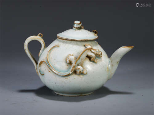 CHINESE CELADON GLAZE TEAPOT INSCRIBED WITH DRAGON
