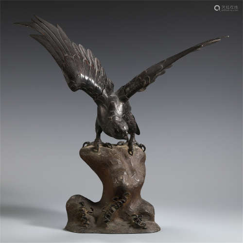 CHINESE BRONZE EAGLE ON ROCK SHAPED TABLE ITEM