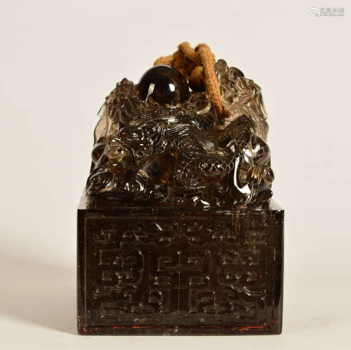 A CHINESE TEA CRYSTAL FIVE DRAGONS SEAL