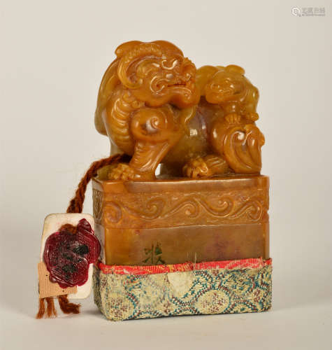 CHINESE HUANG SHILING CARVED BEAST HANDLE SEAL