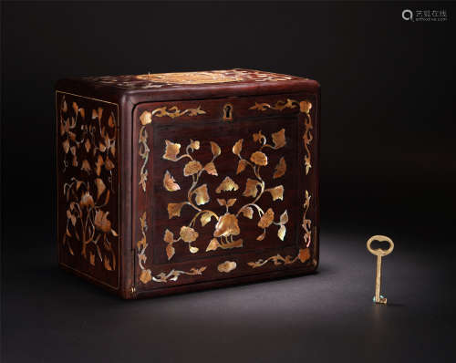 A CHINESE ROSEWOOD INLAID MOTHER OF PEARL SCHOLAR'S OBJECTS BOX