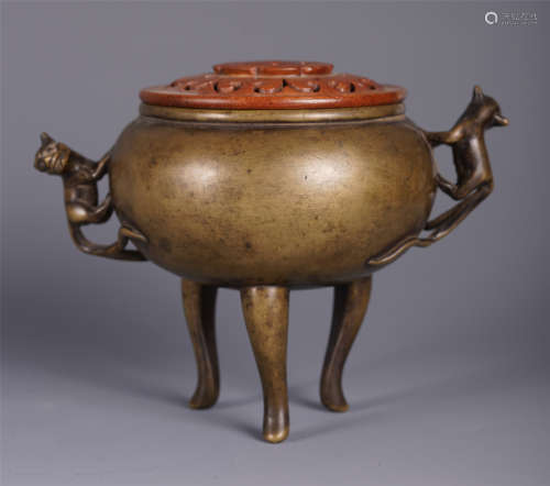 A CHINESE DOUBLE BEAST HANDLE TRIPLE FEET BRONZE CENSER