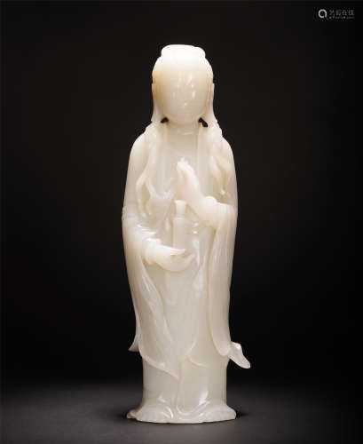 A CHINESE WHITE JADE GUANYIN STANDING STATUE TABLE ITEM