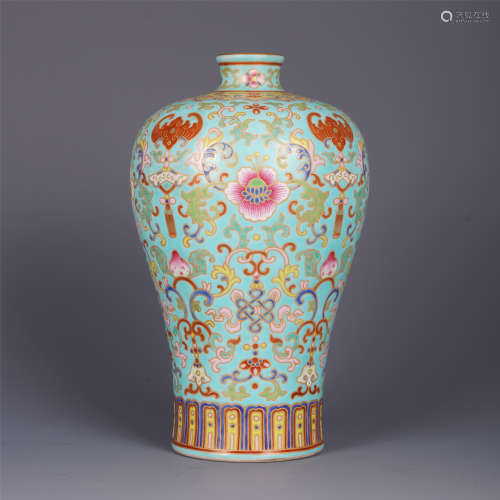 A CHINESE PORCELAIN FAMILLE ROSE FLOWER GOLD PAINTED MEIPING VASE