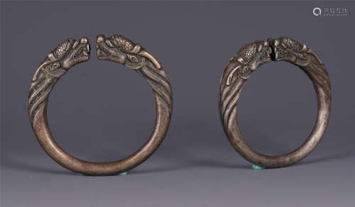 A PAIR OF CHINESE DRAGON PATTERN PURE SILVER BRACELET