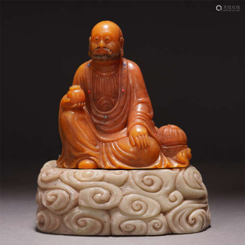 A CHINESE SHOUSHAN STONE LUOHAN SEATED STATUE TABLE ITEM