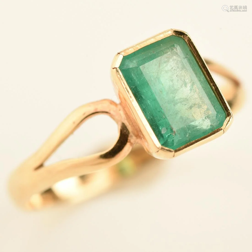 Emerald, 18k Yellow Gold Ring.