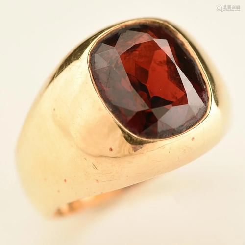 Men's Garnet, 14k Yellow Gold Ring.