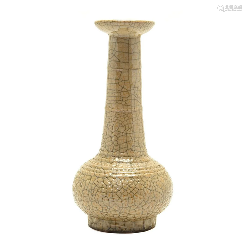 Chinese Ge-Type Bottle Vase