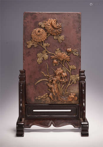 A CHINESE QIYANG STONE CARVED FLOWER PATTERN TABLE SCREEN