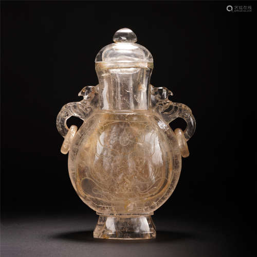 A CHINESE CRYSTAL DOUBLE HANDLE LIDDED VASE