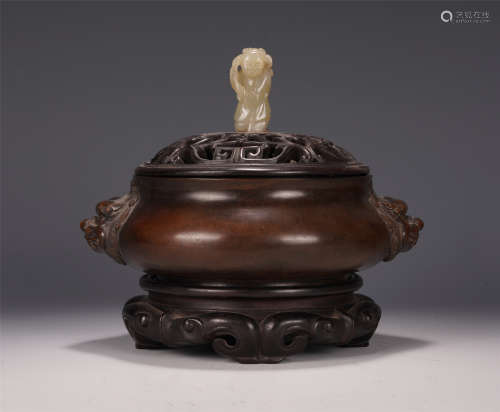 A CHINESE DOUBLE BEAST HANDLE COPPER ROUND LIDDED CENSER